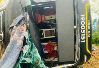 Tình hình sức khỏe của những người bị thương trong vụ lật xe khách ở Quảng Trị