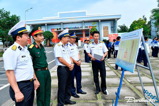 Vùng 2 Hải quân trưng bày 'Hoàng Sa, Trường Sa - Biển, đảo thiêng liêng'