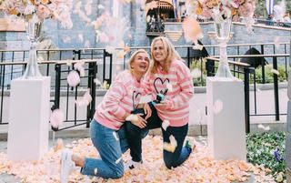 Diễn viên hài Rebel Wilson đính hôn bạn gái