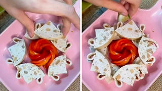 Cách trang trí đĩa giò chả đẹp mắt cho mâm cỗ ngày Tết