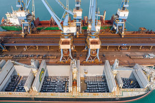 Nghịch lý ngành thép