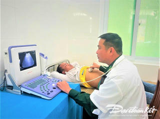 Người thầy thuốc quân hàm xanh của người dân biên giới