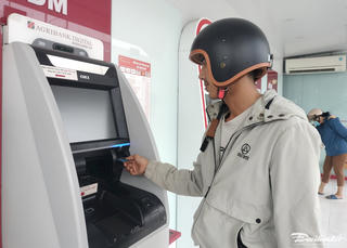 Quảng Nam: Không còn cảnh chen lấn rút tiền tại cây ATM dịp cận Tết