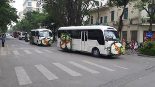 [VIDEO] Dòng người lặng lẽ tiễn biệt 3 cán bộ, chiến sĩ hy sinh khi làm nhiệm vụ