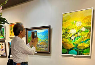 Triển lãm 'Cuộc sống quanh ta' tôn vinh nét đẹp đời thường