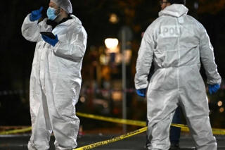 Tấn công bằng dao ở Pháp khiến 1 người chết, 5 cảnh sát bị thương