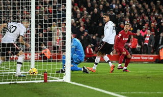Bất ngờ Man Utd để thua 0-7 trước Liverpool