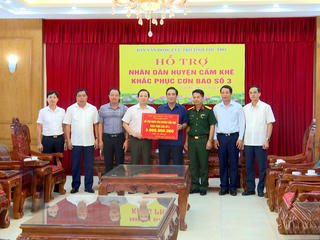 Ban vận động Cứu trợ tỉnh Phú Thọ trao 6 tỷ đồng hỗ trợ 2 huyện khắc phục thiệt hại do bão số 3