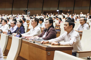 Thông qua Luật Tổ chức chính quyền địa phương sửa đổi: Chủ tịch UBND tỉnh có 23 nhóm nhiệm vụ quyền hạn, Chủ tịch UBND xã có 17 nhóm nhiệm vụ quyền hạn