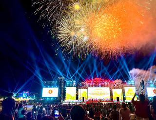 Quảng Ninh: Trình diễn pháo hoa nghệ thuật vào tối thứ 6 và thứ 7 hàng tuần