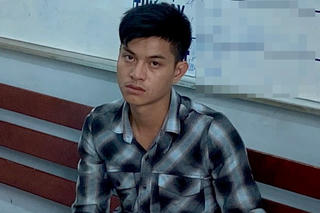 Bắt kẻ cướp điện thoại khiến 2 chị em ngã xuống đường