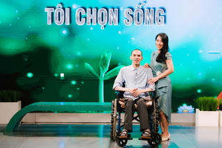 Chàng trai khuyết tật viết sách truyền cảm hứng