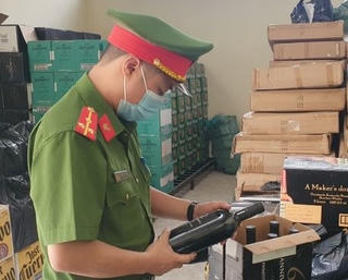 Bán rượu lậu, người đàn ông ở Quảng Trị bị phạt 90 triệu đồng