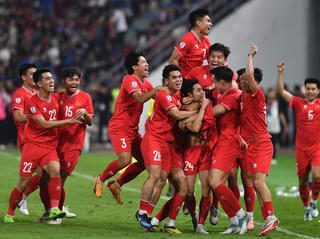 Đội tuyển Việt Nam: 'Đãi cát tìm vàng'