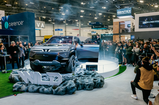 VinFast 'trình làng' mẫu xe bán tải điện đầu tiên