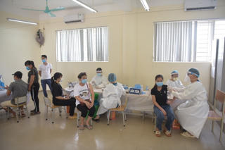 Ngày 26/6: Số khỏi bệnh là 7.300 ca, gấp 14 lần số mắc mới Covid-19