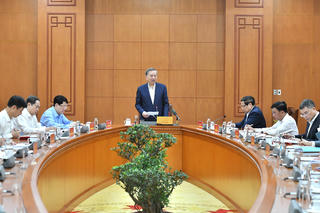 Đặc biệt coi trọng chất lượng nguồn nhân sự và có cơ cấu hài hòa, hợp lý