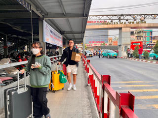 Ngày nghỉ Tết thứ 2: Đường về quê đã 'dễ thở' hơn.