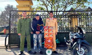 Quảng Ninh: Bắt quả tang nam thanh niên vận chuyển 21,5 kg pháo nổ