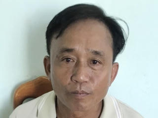 Người đàn ông trốn truy nã 26 năm, bị phát hiện khi đi bán vé số