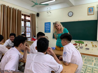 Nhiều địa phương phải 'gồng lên' vì  thiếu giáo viên Tiếng Anh, Tin học