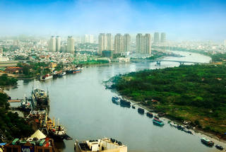 Chờ ven kênh thay 'áo mới'