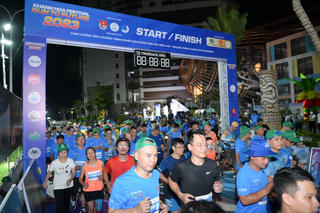 Khánh Hòa: Hơn 3.700 vận động viên chạy Half Marathon "Run to Future" tại Festival Biển Nha Trang 2023
