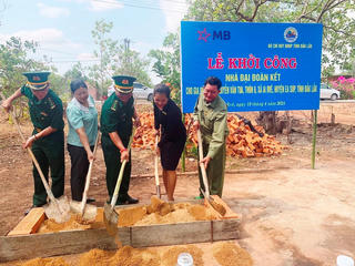 Đắk Lắk: Khởi công nhà Đại đoàn kết tặng hộ nghèo ở xã Ia Rvê