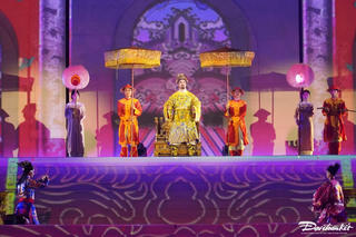 Đi qua 3 miền cố đô