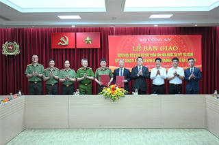 Bàn giao quyền đại diện chủ sở hữu phần vốn nhà nước tại FPT Telecom về Bộ Công an