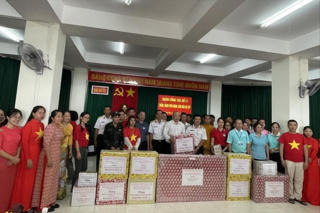 Lắng nghe kiều bào hiến kế xây dựng đất nước