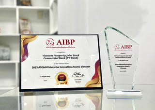 Mừng sinh nhật tuổi 30, VPBank đón nhận nhiều giải thưởng quốc tế uy tín
