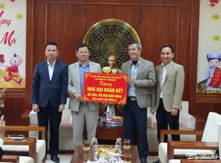 Quảng Nam: Hàng trăm triệu đồng hỗ trợ người dân vùng biên giới