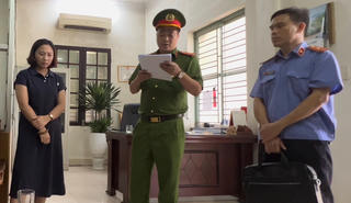 Thái Bình: Bắt nữ cán bộ quản lý thị trường ‘nhận hối lộ’