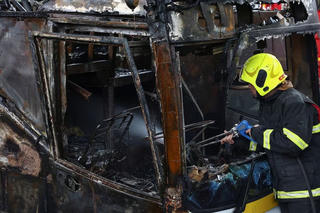 Xe buýt trường học bốc cháy ở Thái Lan, 25 người có thể đã thiệt mạng