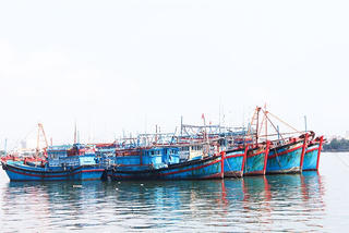 Khánh Hòa: Xử phạt 22 tàu cá không duy trì kết nối thiết bị giám sát khi hoạt động trên biển  