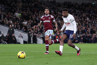 Thắng West Ham, Tottenham lọt top 4 Premier League