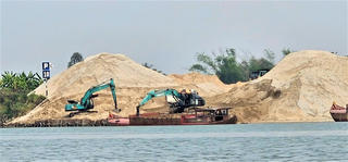 TP Đà Nẵng: Yêu cầu báo cáo tình trạng khai thác và giá bán cát