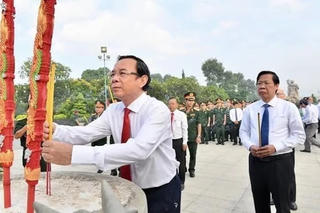 TP Hồ Chí Minh long trọng kỷ niệm 75 năm Ngày Thương binh - Liệt sĩ