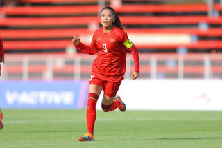 HLV Myanmar khen Huỳnh Như là cô gái 'sắc bén'
