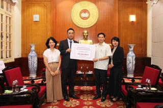 2.114,8 tỷ đồng ủng hộ đồng bào vùng bão lũ