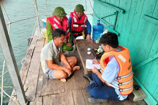 Quảng Ninh: Đưa hơn 7.500 người ở các khu nuôi trồng thủy sản lên bờ an toàn