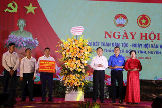 Phó Thủ tướng Hồ Đức Phớc dự Ngày hội Đại đoàn kết ở Vĩnh Phúc