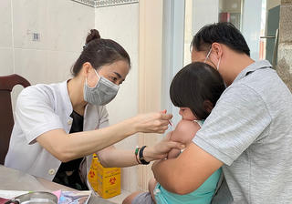 Thiếu vaccine 5 trong 1: Do không có nhà thầu tham gia