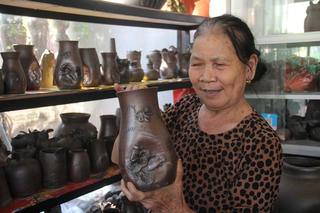 Thăng trầm nghề gốm - Bài 1: Những người giữ lửa cho gốm Hương Canh