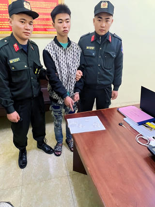 Bắc Giang: Cảnh Sát Cơ Động bắt đối tượng tàng trữ chất ma tuý