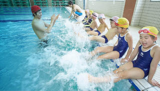 Nguy cơ dưới mặt nước phẳng lặng