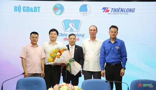 Khởi động chương trình “Chia sẻ cùng thầy cô” năm 2023