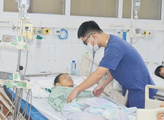 Cẩn trọng với vi khuẩn 'ăn thịt người' trong mùa mưa lũ