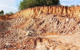 Khai thác khoáng sản ngoài ranh giới cấp phép, hai chủ mỏ phải nộp lại gần 6 tỷ đồng